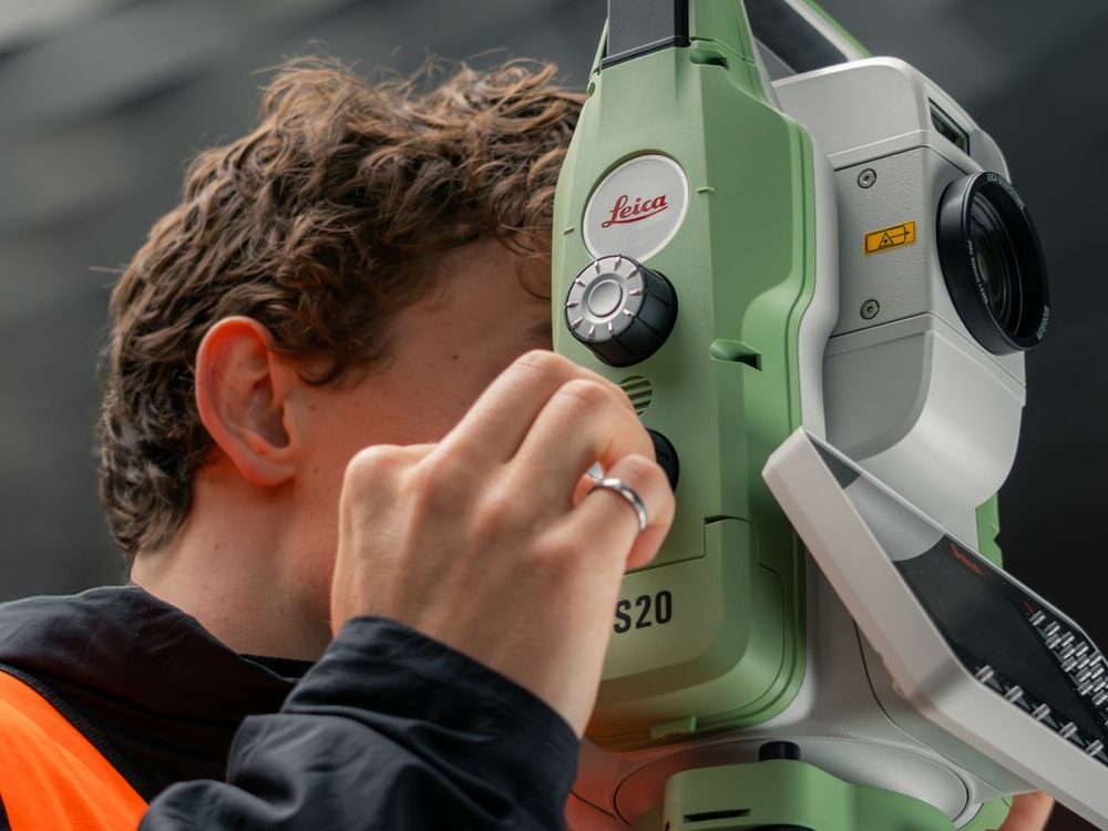 Web_Full_Width_Marquee-Leica TS20 Application Cadastral Surveying 300dpi (3) Web_Full_Width_Marquee-Leica TS20 Application Cadastral Surveying 300dpi (3)